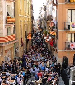 La calle mayor durante las fiestas de Santa Tecla