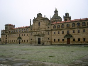 Colegio de Nuestra Se&ntilde;ora La Antigua, Ayuntamiento de Monforte de Lemos